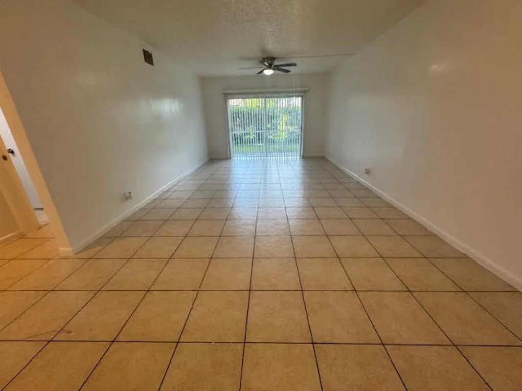 10120 NW 36th St, #4