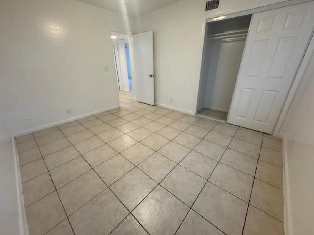 10120 NW 36th St, #4