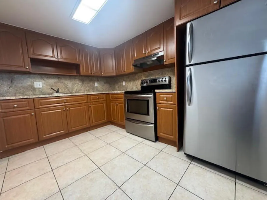 10120 NW 36th St, #4