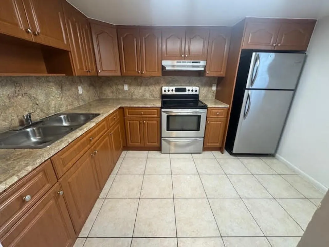 10120 NW 36th St, #4