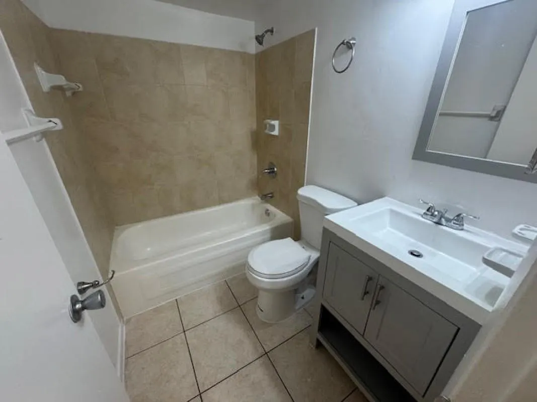10120 NW 36th St, #4