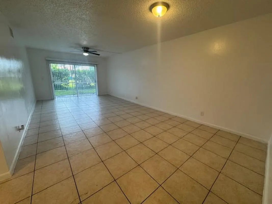 10120 NW 36th St, #4