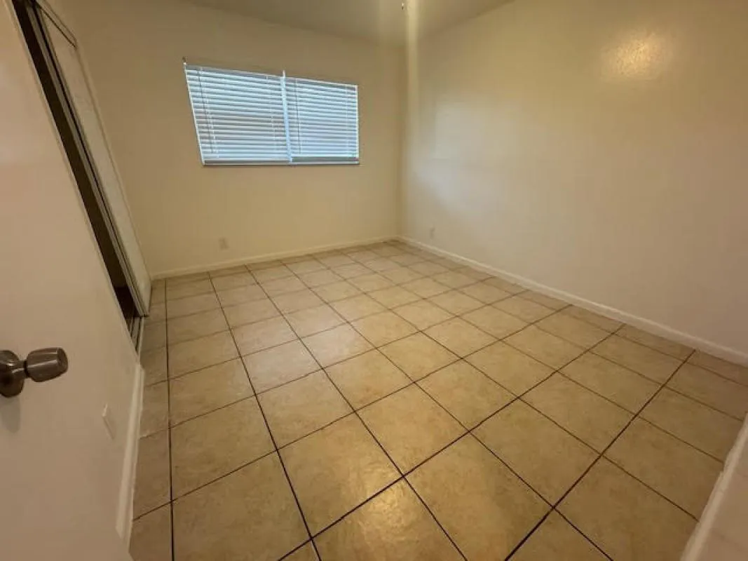 10120 NW 36th St, #4