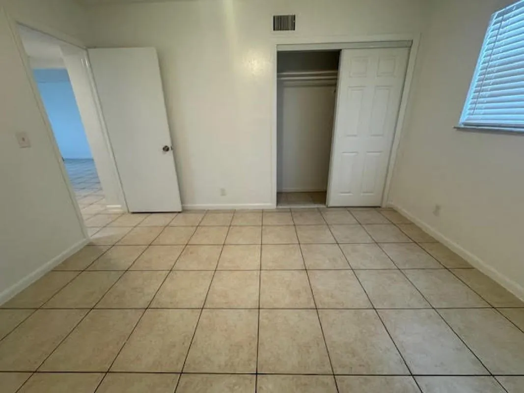 10120 NW 36th St, #4