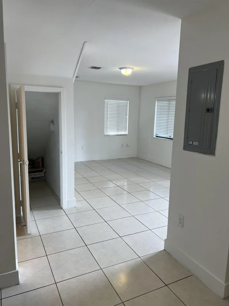 2496 W 5th Way