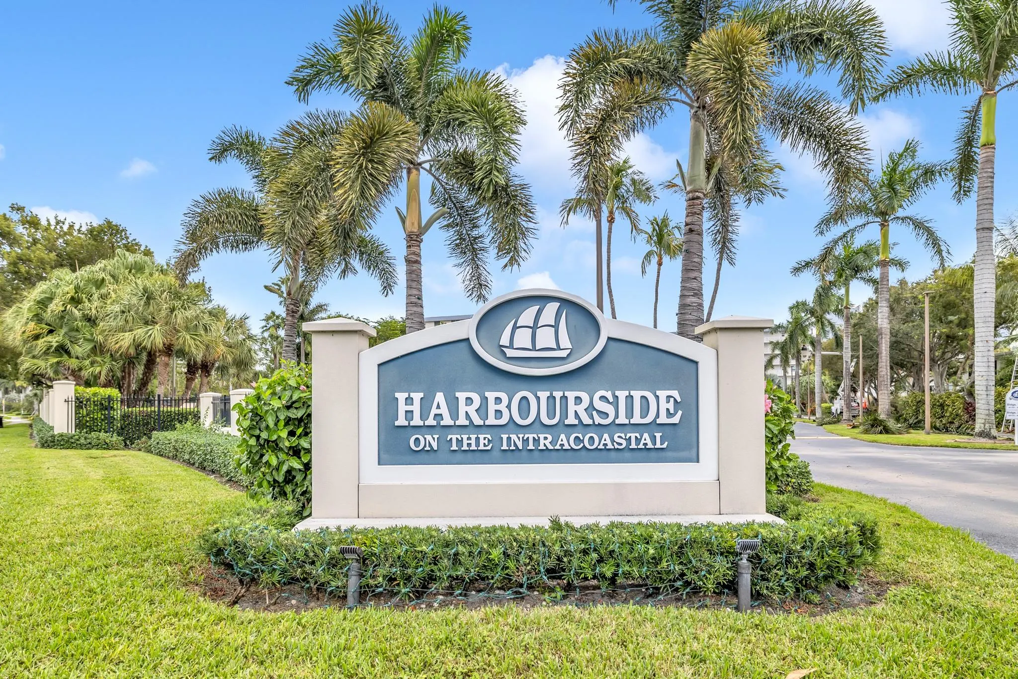1 Harbourside Dr, #1501
