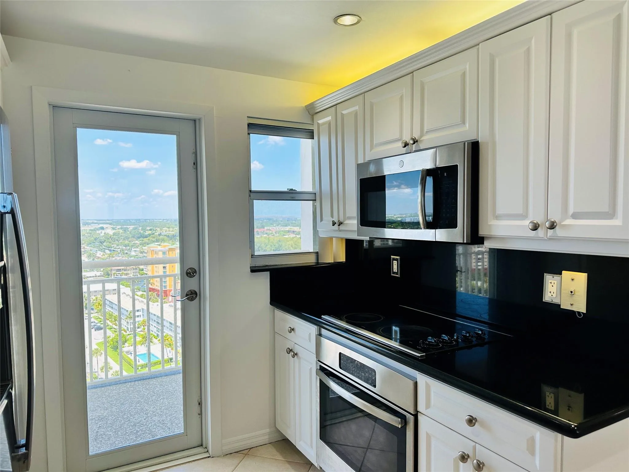 750 N Ocean Blvd, #2010