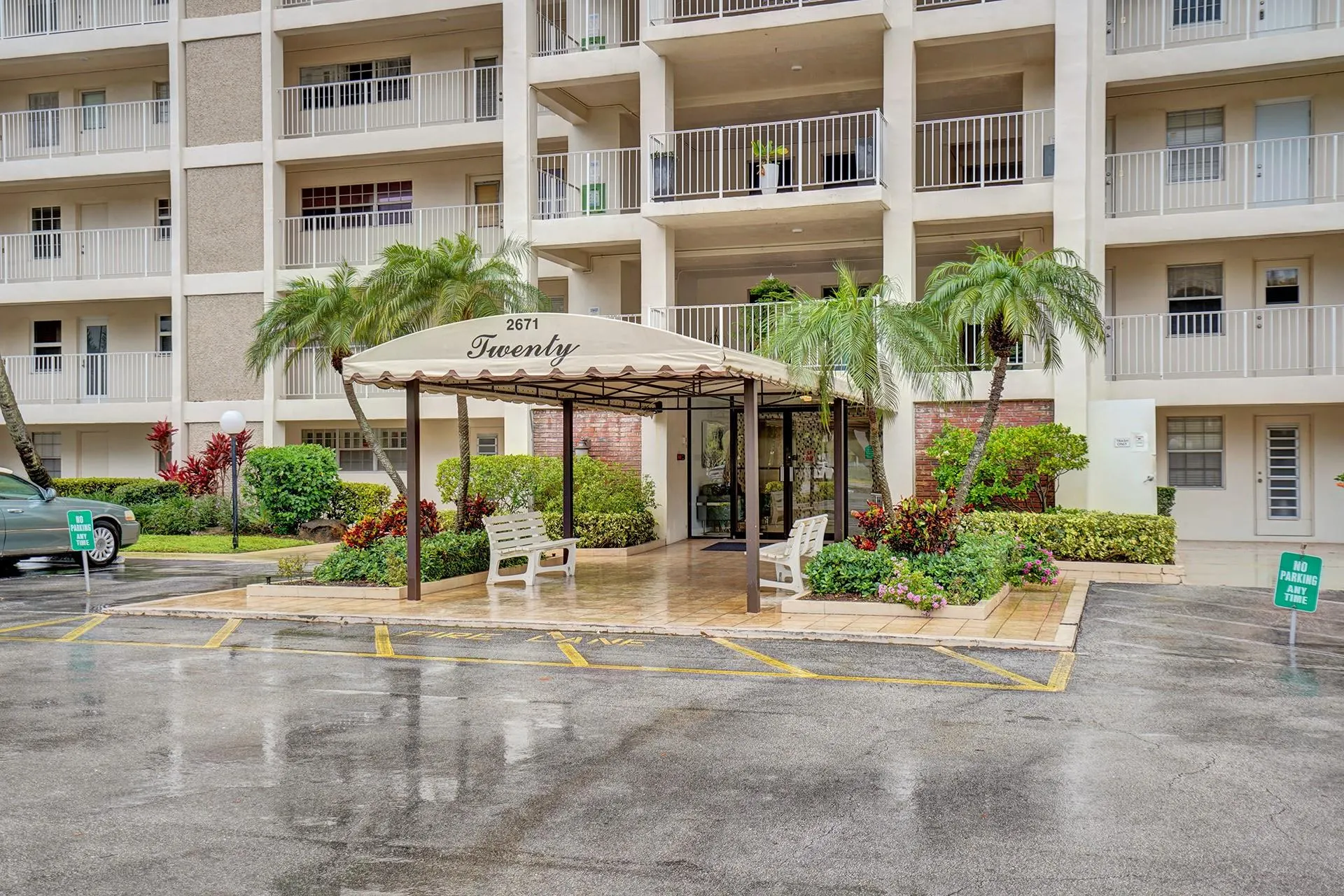 2671 S Course Drive, #610
