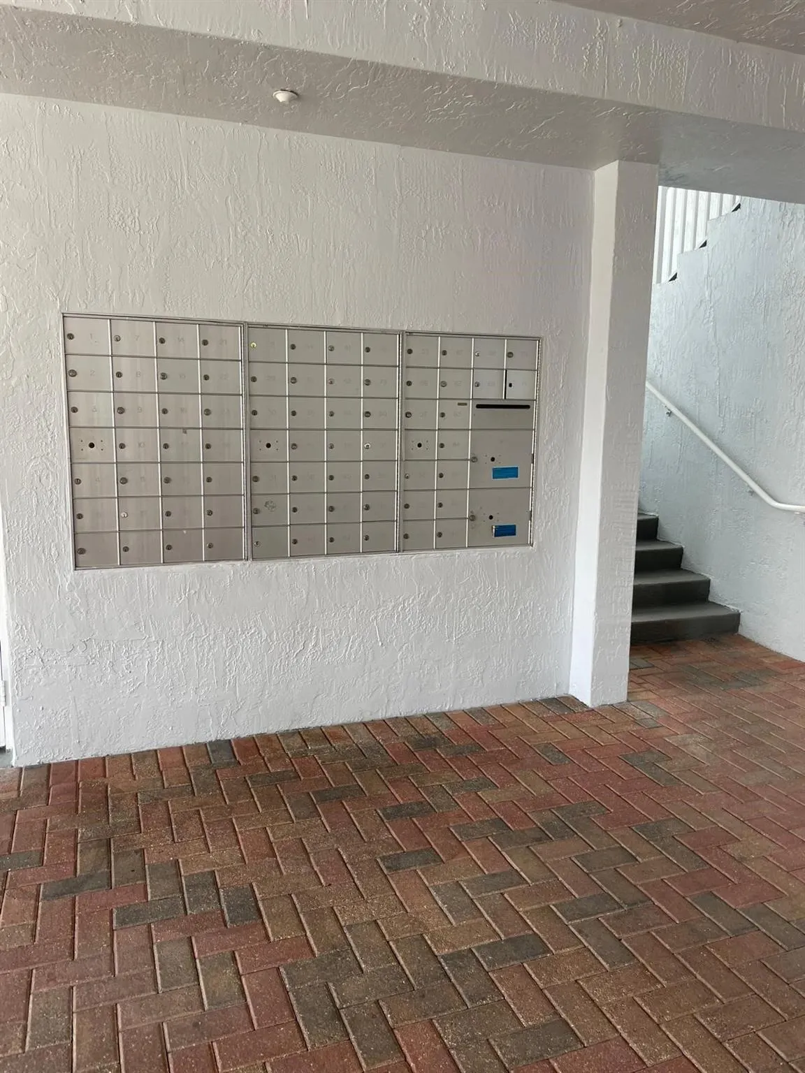 10700 NW 66 ST, #302