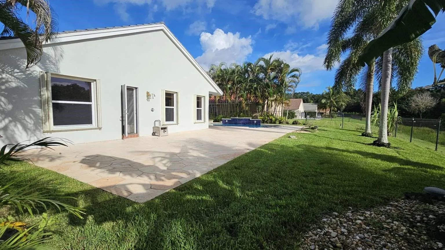 3212 Ridge Trce