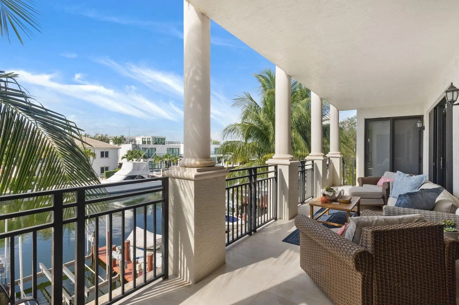 1532 SE 12th St, #302