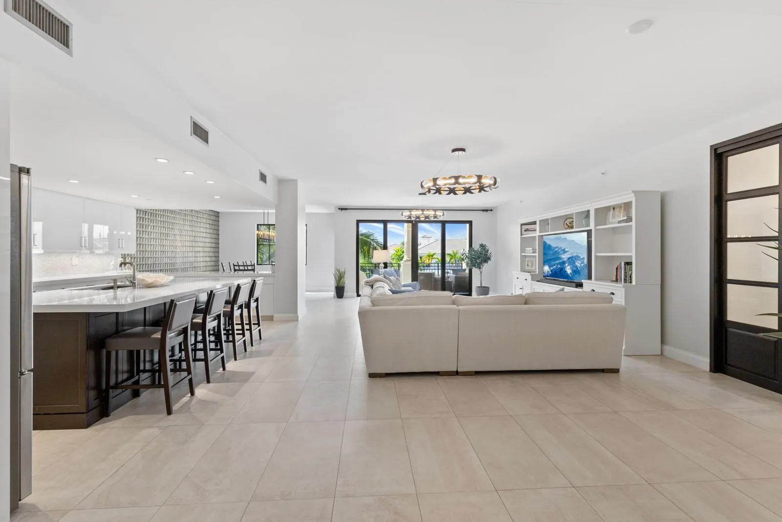 1532 SE 12th St, #302