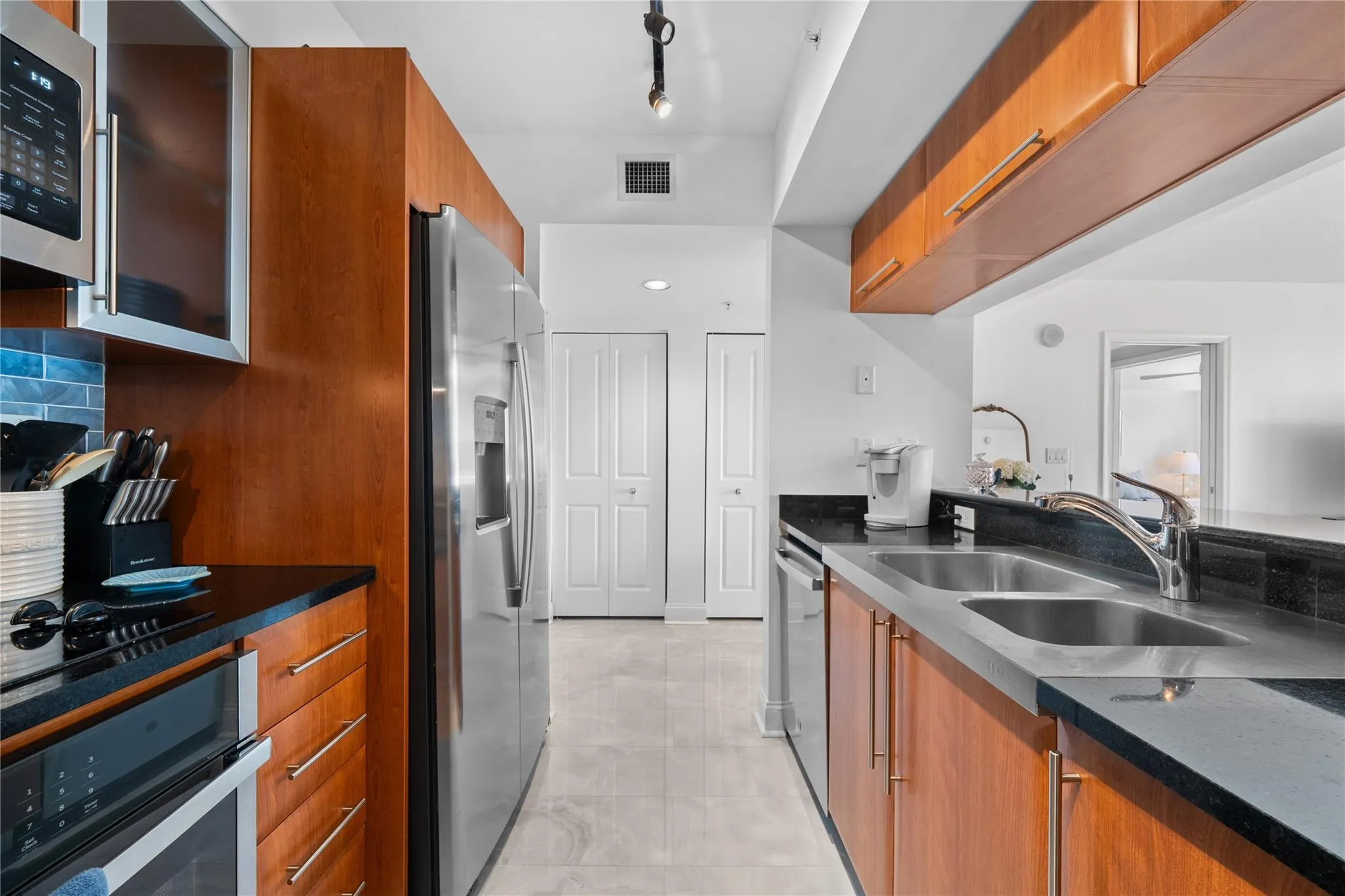 610 W Las Olas Blvd, #721N