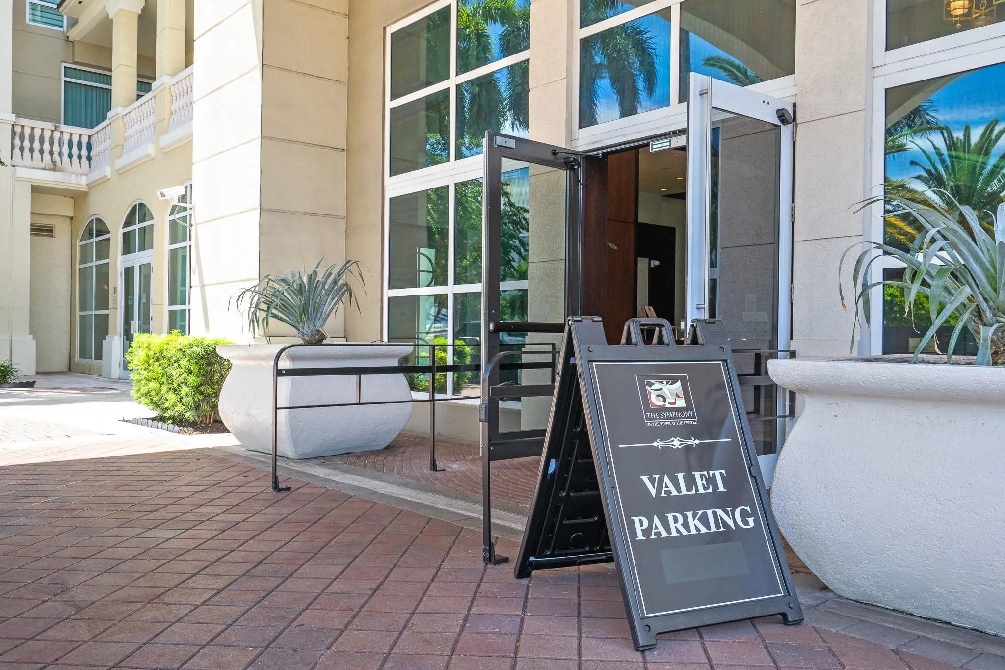 610 W Las Olas Blvd, #721N