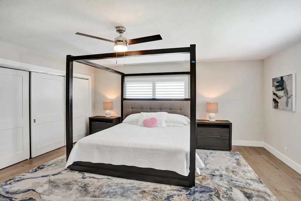 251 Hibiscus Ave