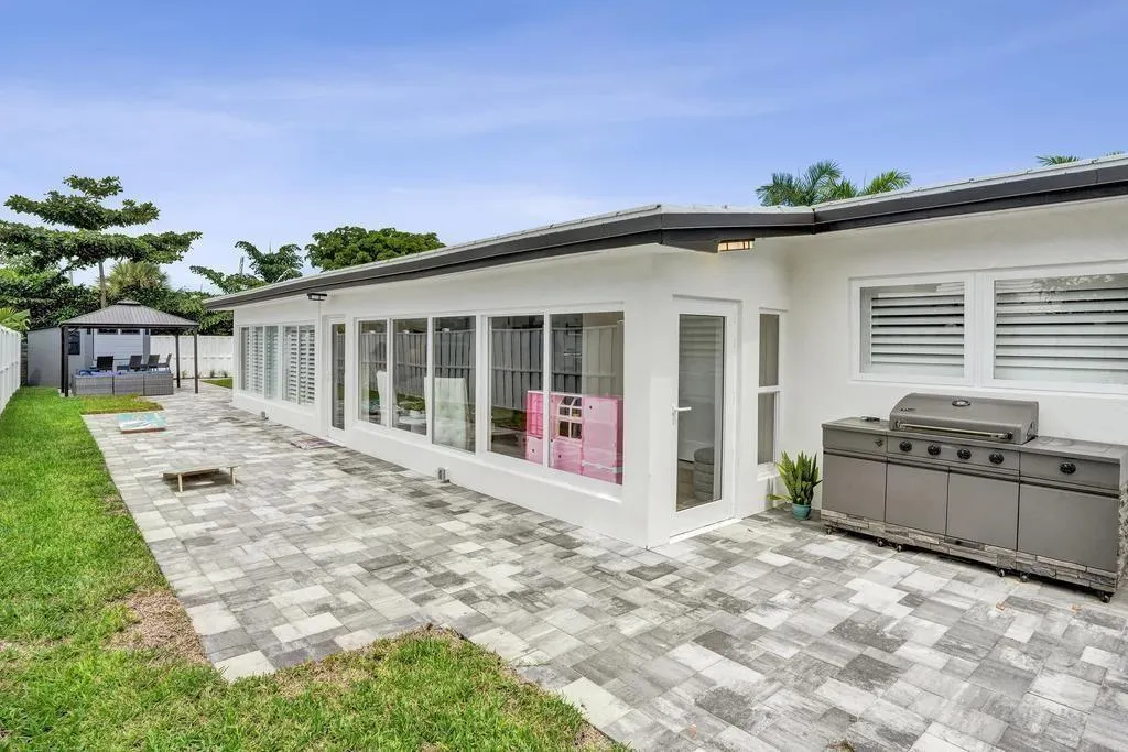 251 Hibiscus Ave