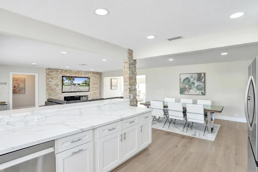 251 Hibiscus Ave