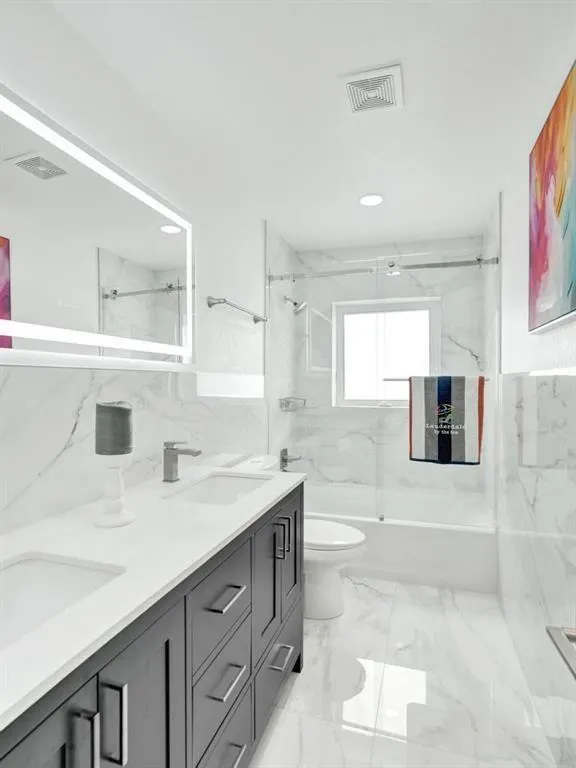 251 Hibiscus Ave