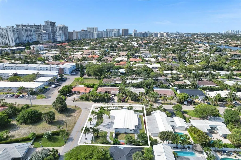 251 Hibiscus Ave