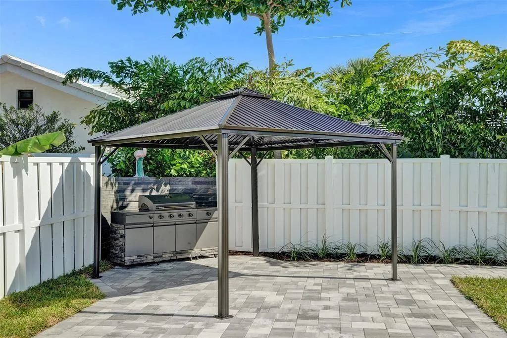 251 Hibiscus Ave