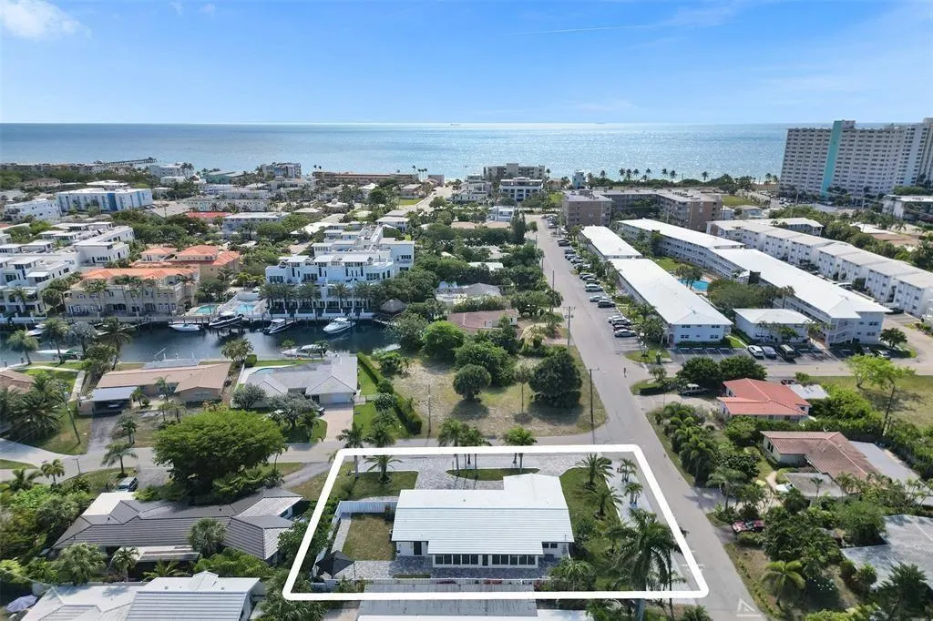 251 Hibiscus Ave