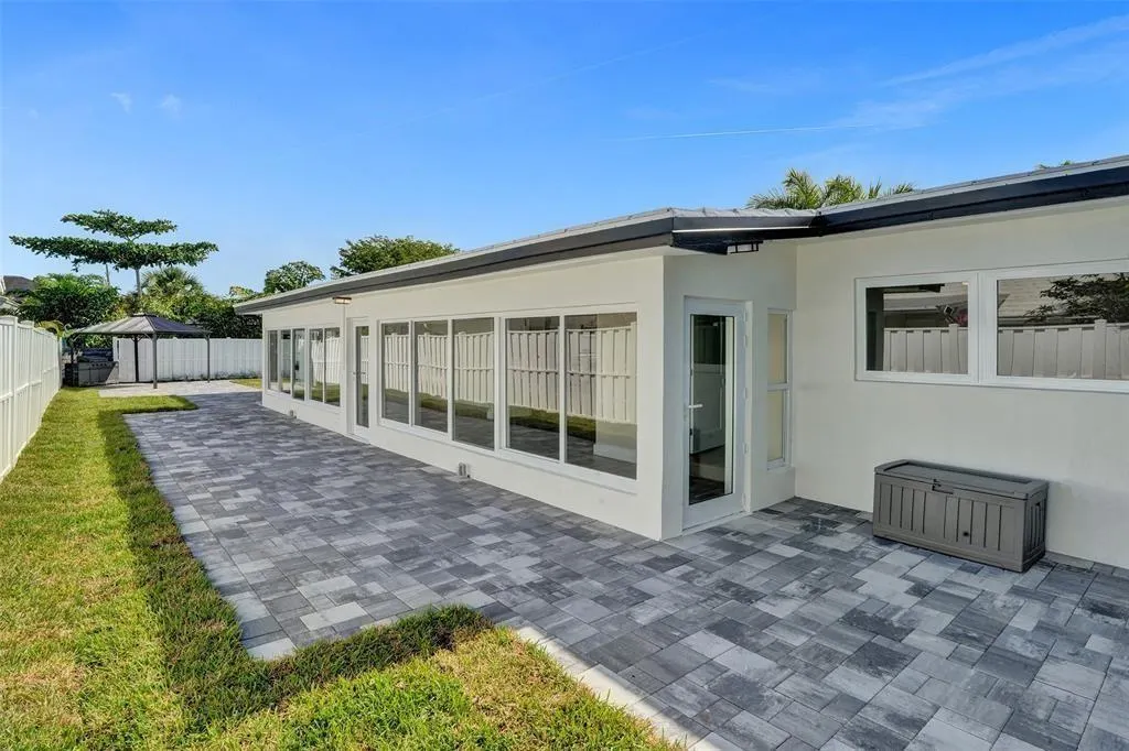 251 Hibiscus Ave