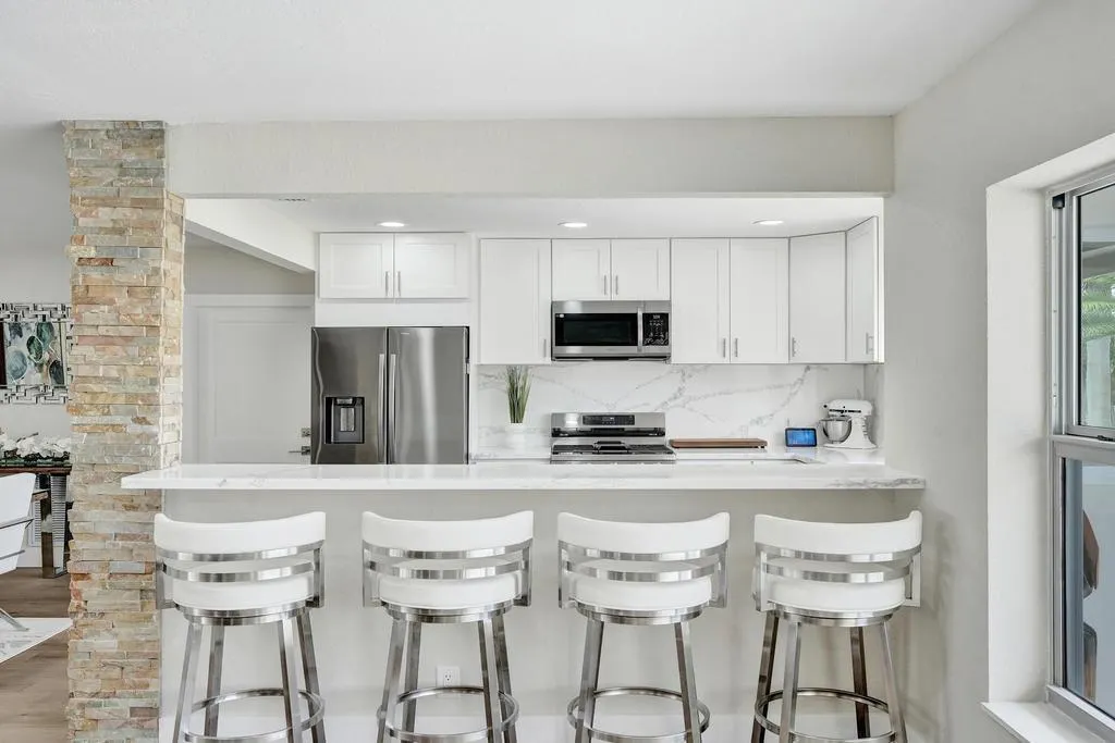 251 Hibiscus Ave