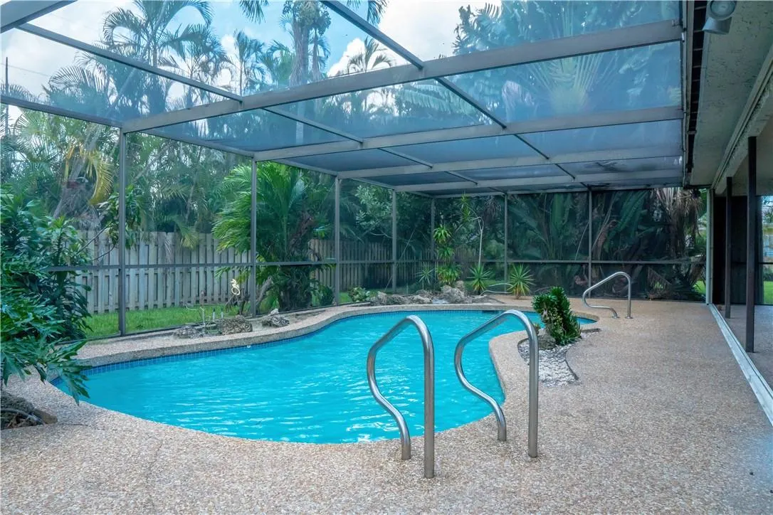 1701 SW 75th Ter