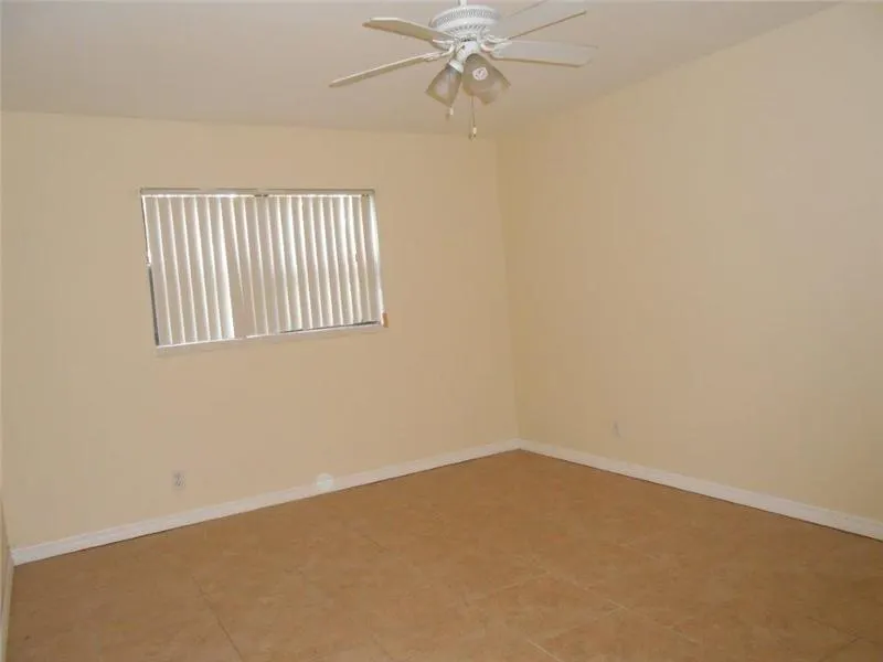 4086 N Pine Island Rd, #504