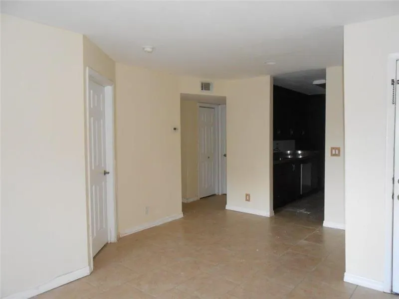 4086 N Pine Island Rd, #504