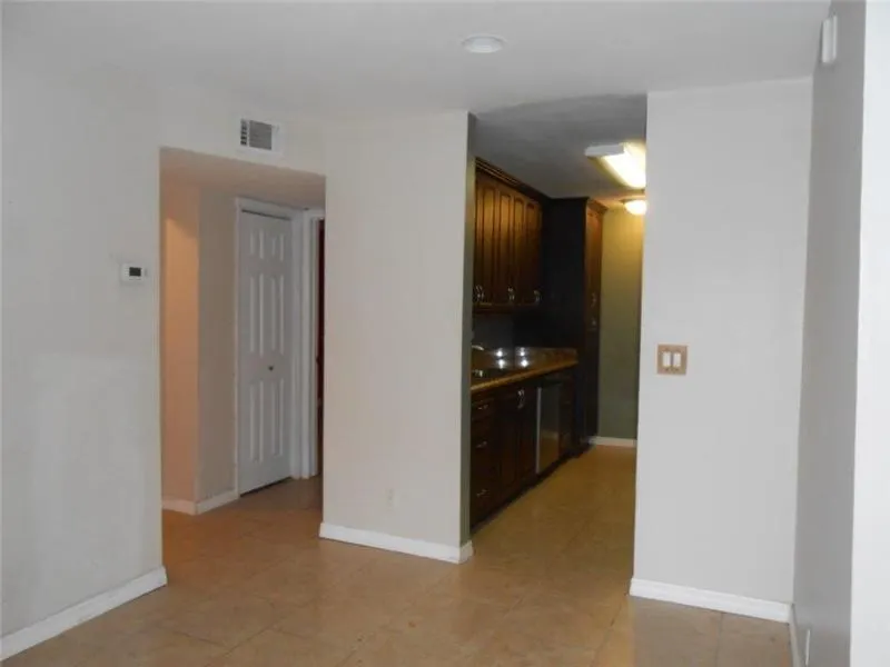 4086 N Pine Island Rd, #504