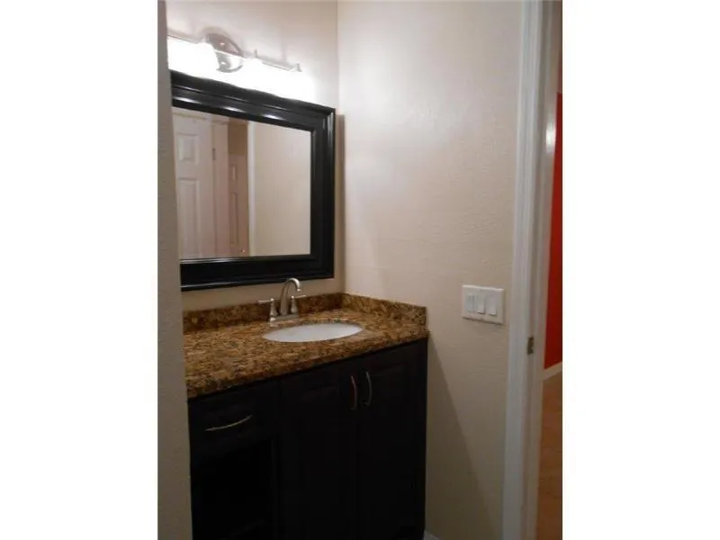 4086 N Pine Island Rd, #504
