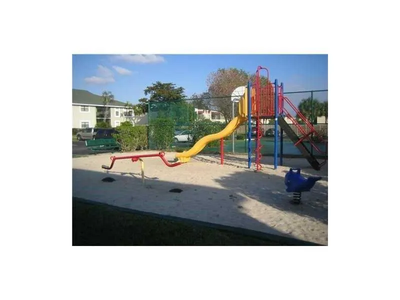 4086 N Pine Island Rd, #504