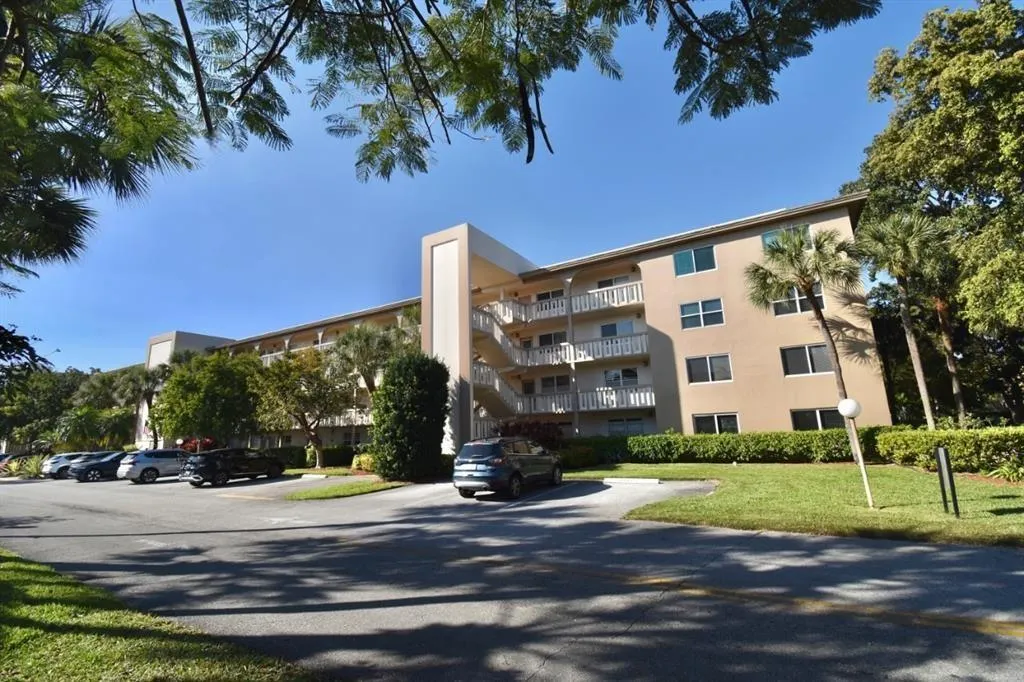 4301 Martinique Cir, #K1
