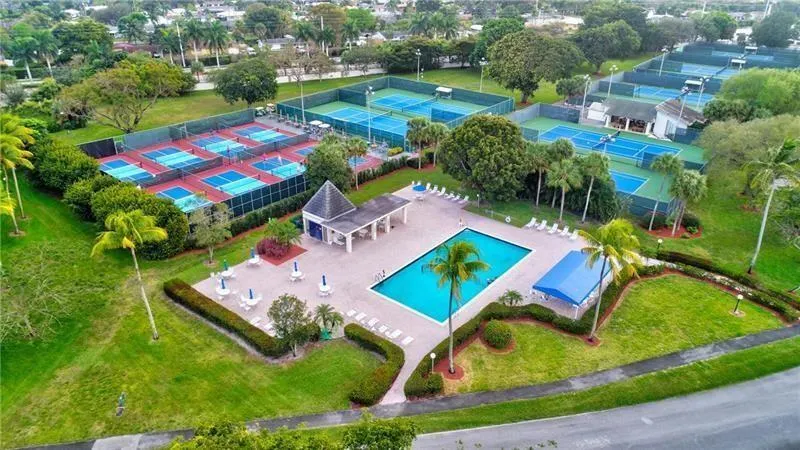 4301 Martinique Cir, #K1