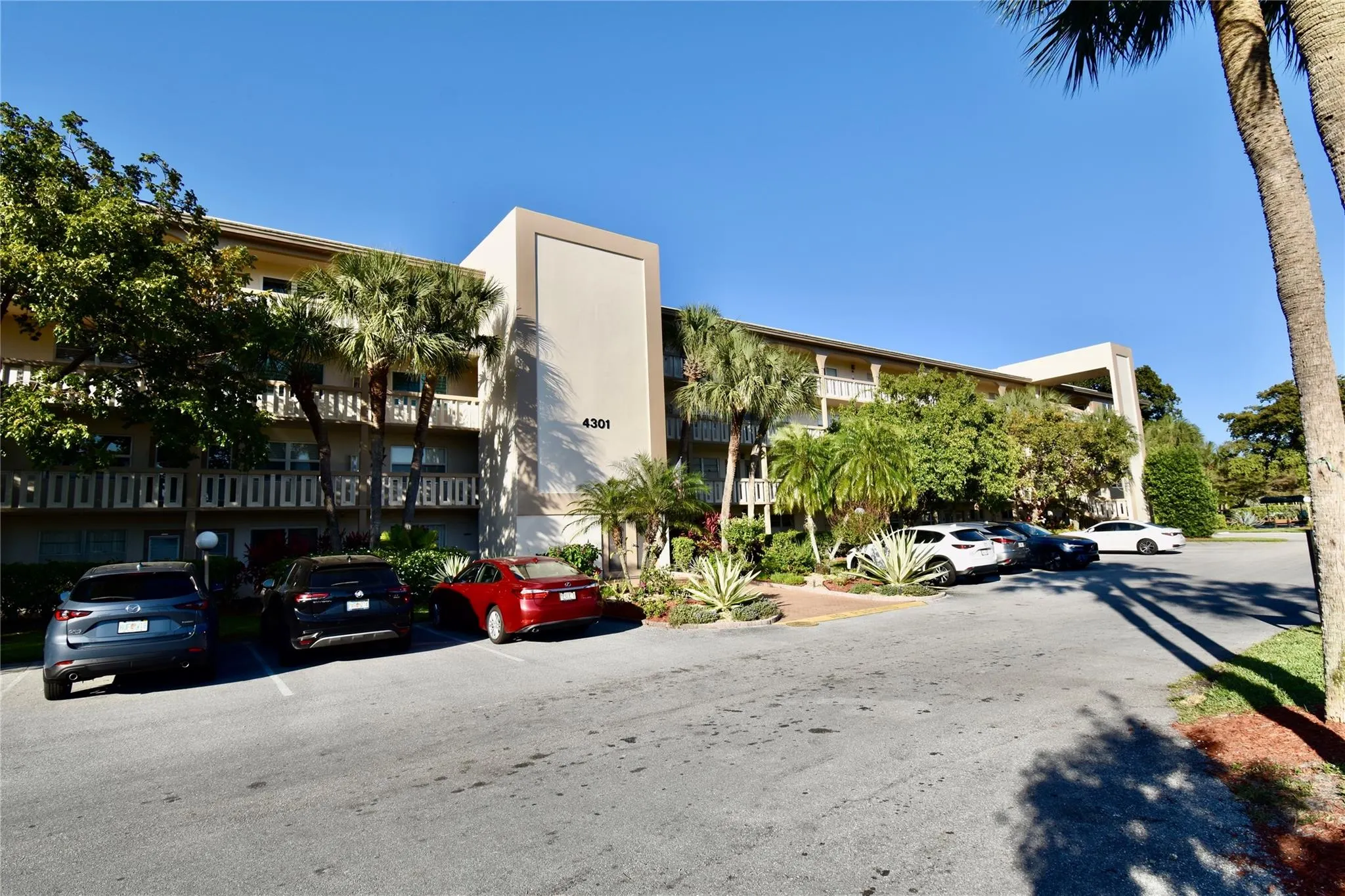 4301 Martinique Cir, #K1