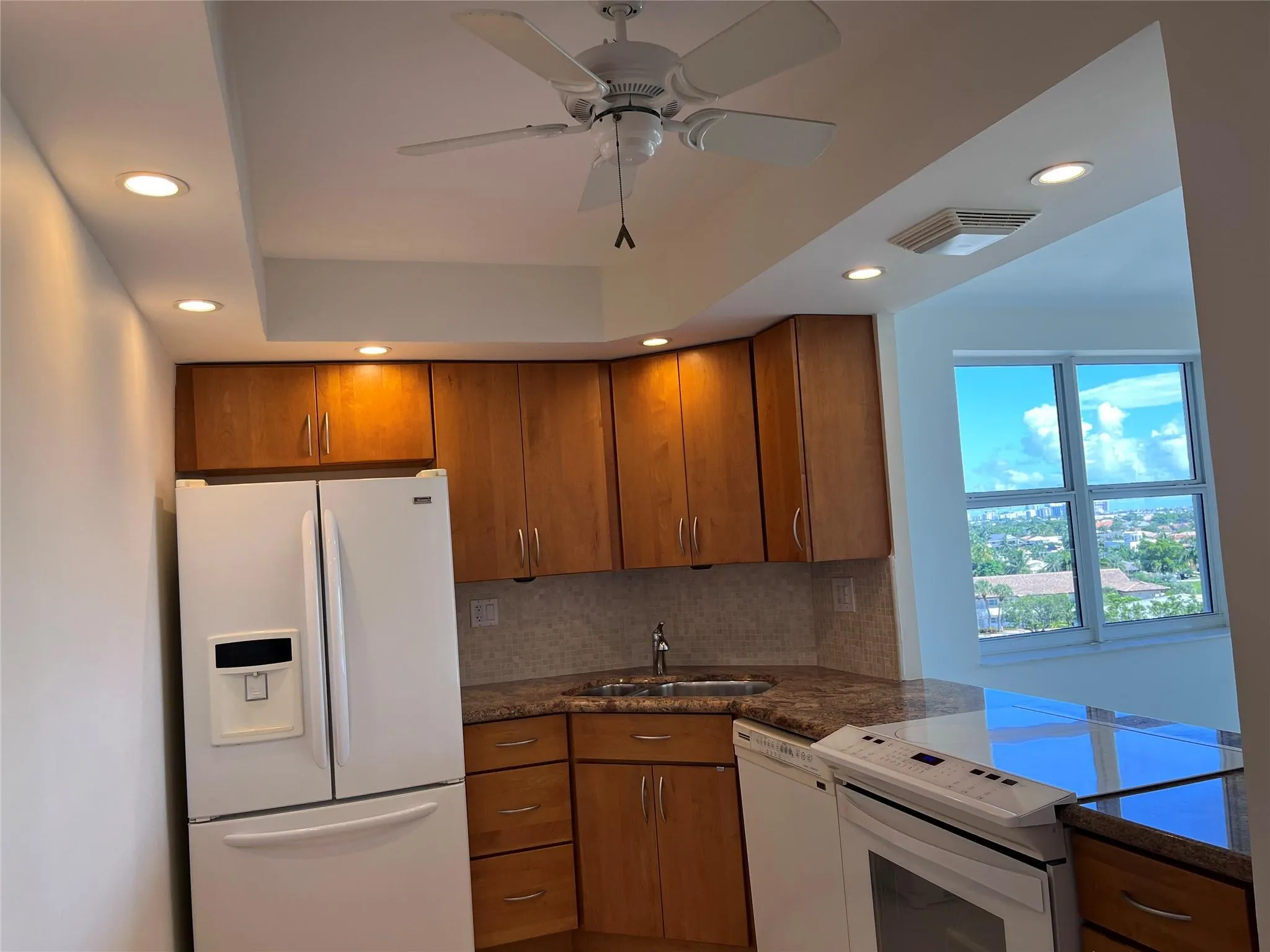 3200 NE 36th St, #709