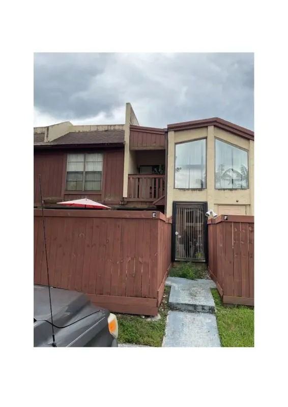 6977 SW 115th Pl, #E33