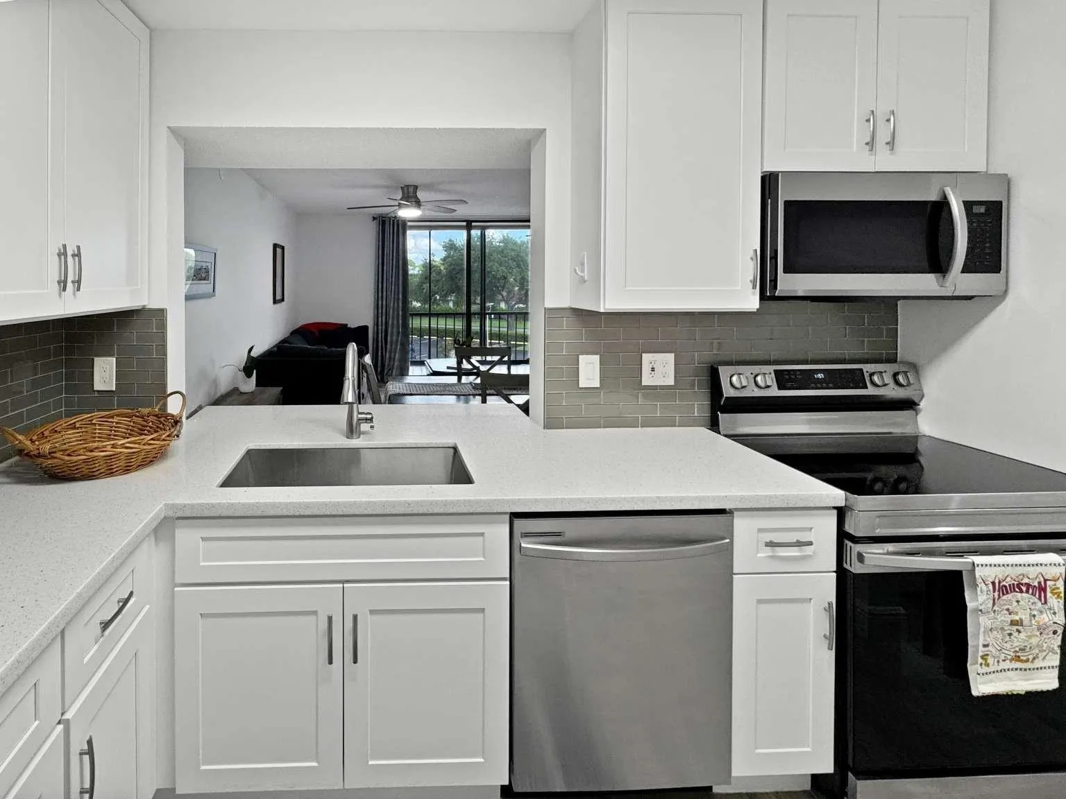 5160 Las Verdes Cir, #324