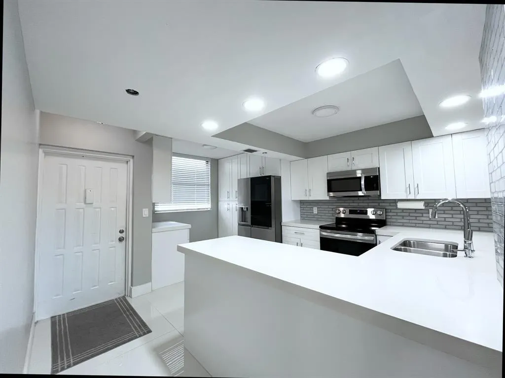 1266 S Military Trl, #554