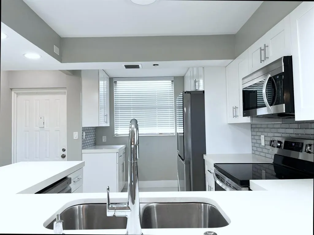 1266 S Military Trl, #554