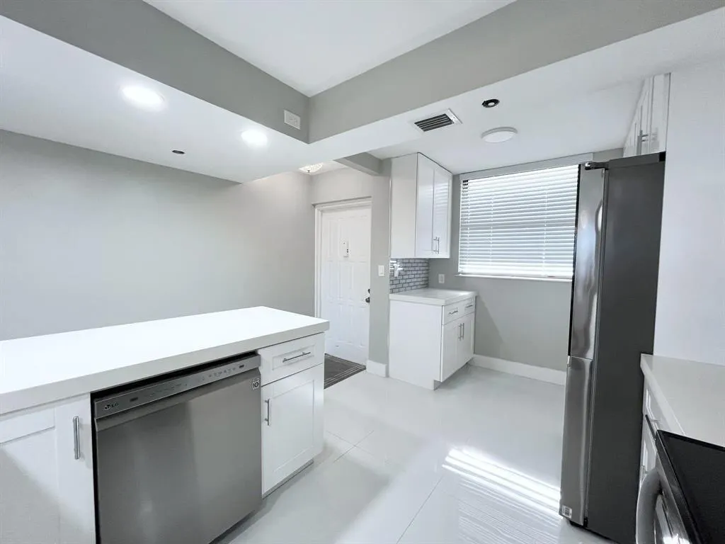 1266 S Military Trl, #554