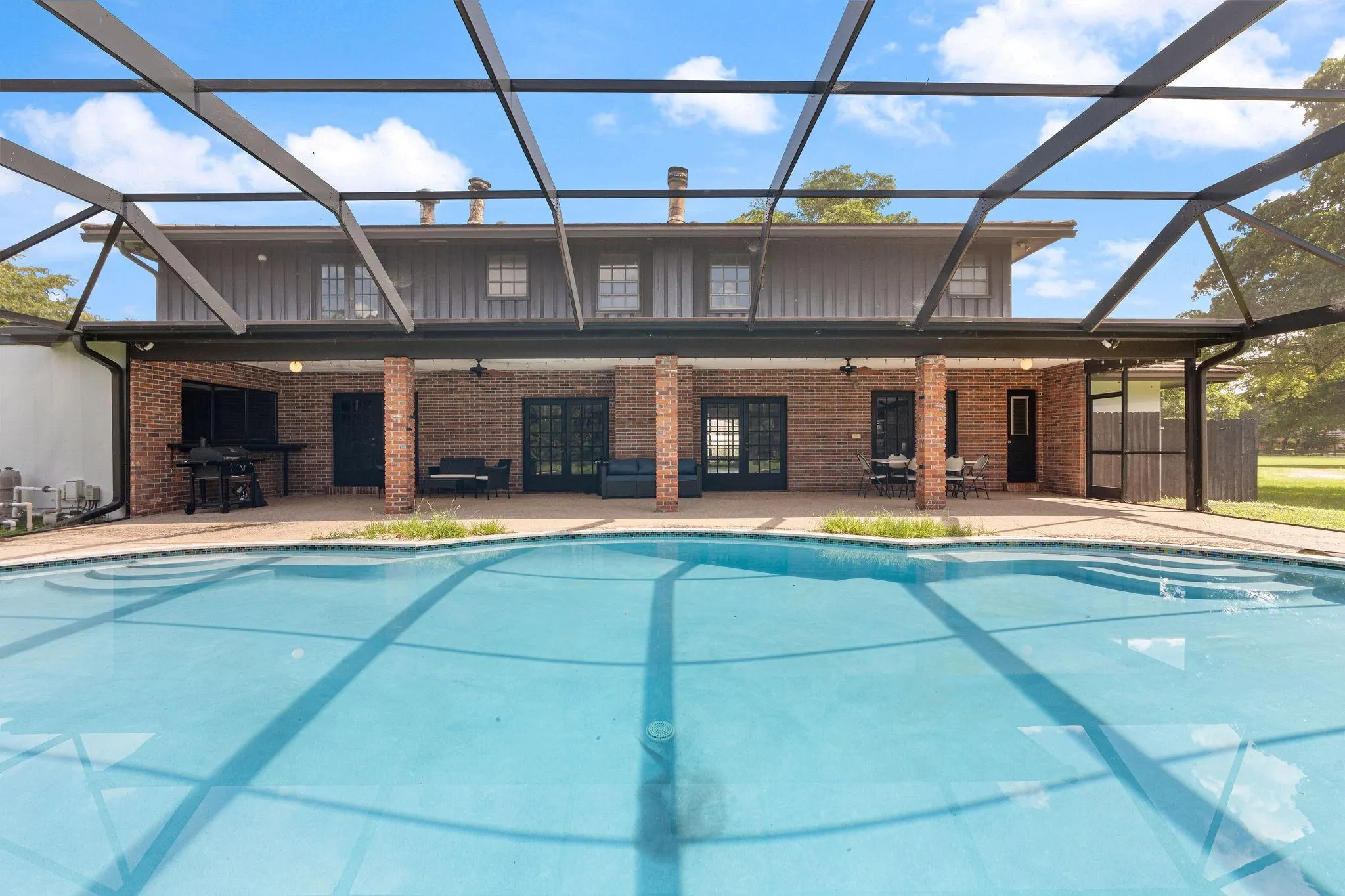 5401 Thoroughbred Ln