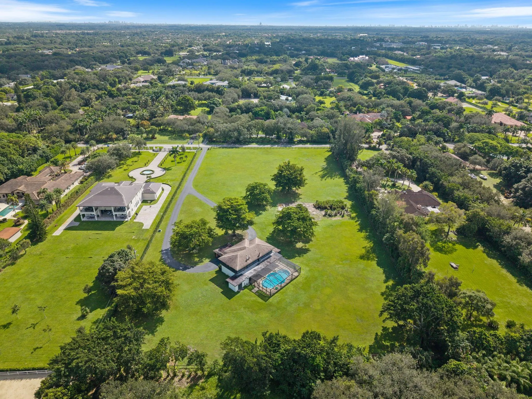 5401 Thoroughbred Ln