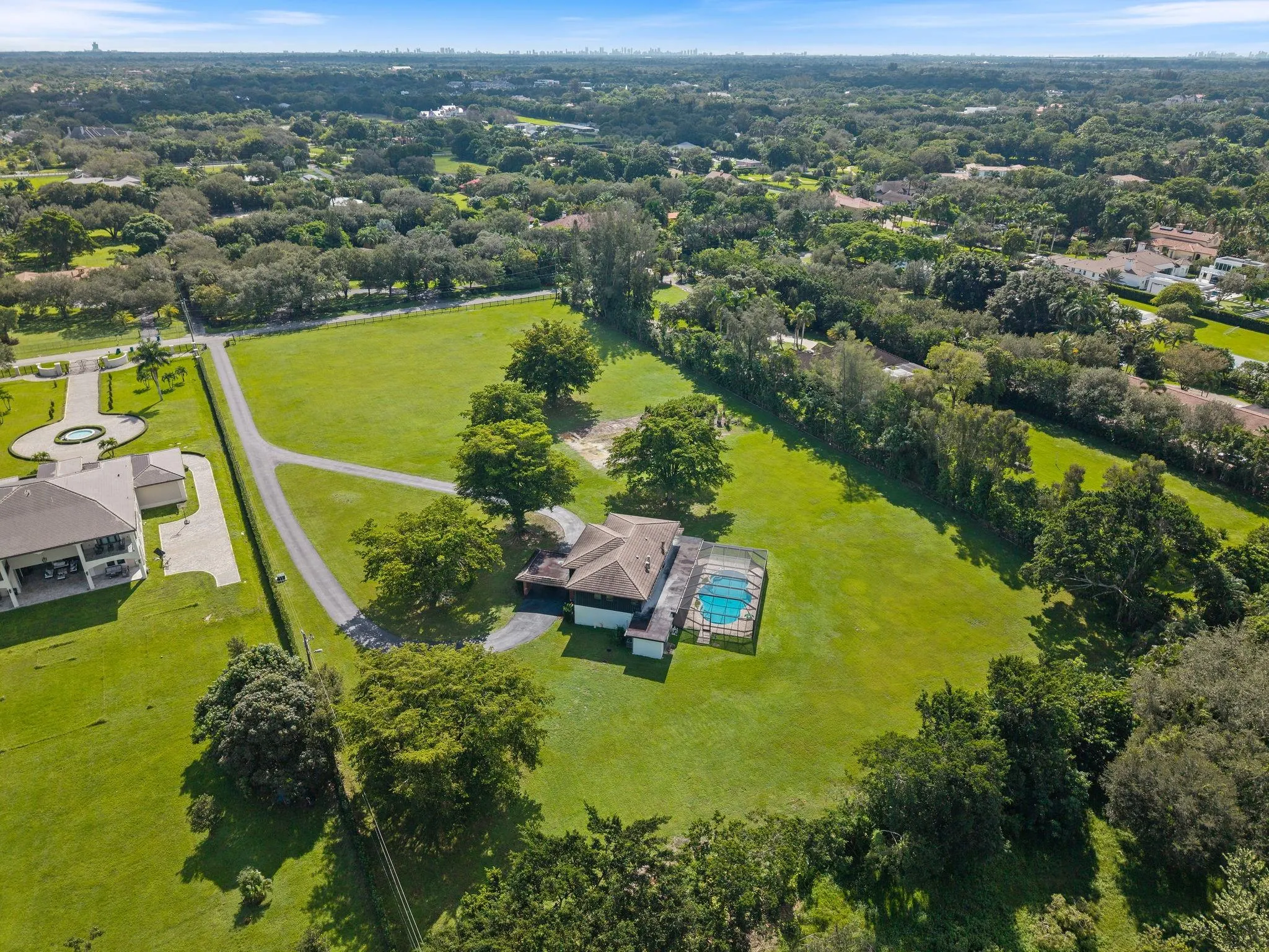 5401 Thoroughbred Ln
