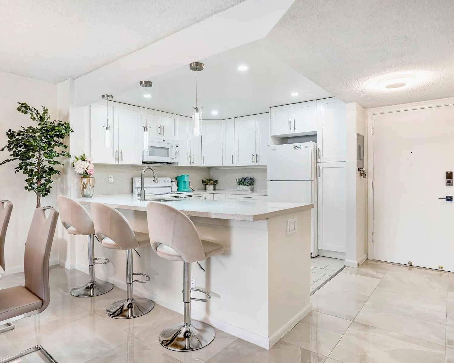 4751 NW 21st St, #300