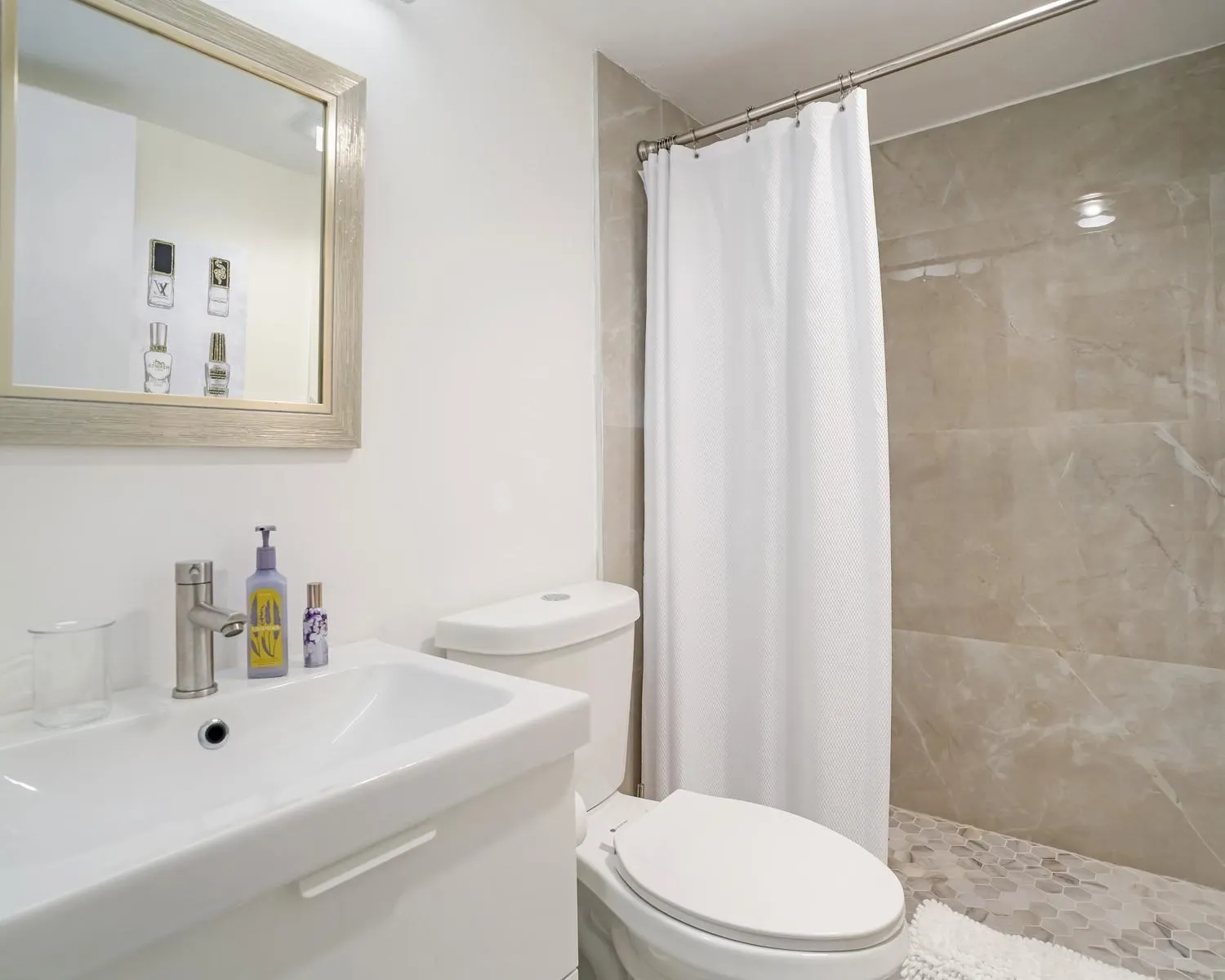 4751 NW 21st St, #300