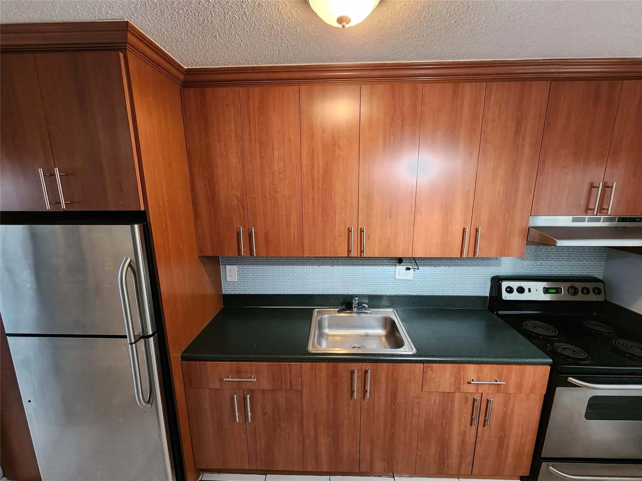 4081 N Dixie Hwy, #8