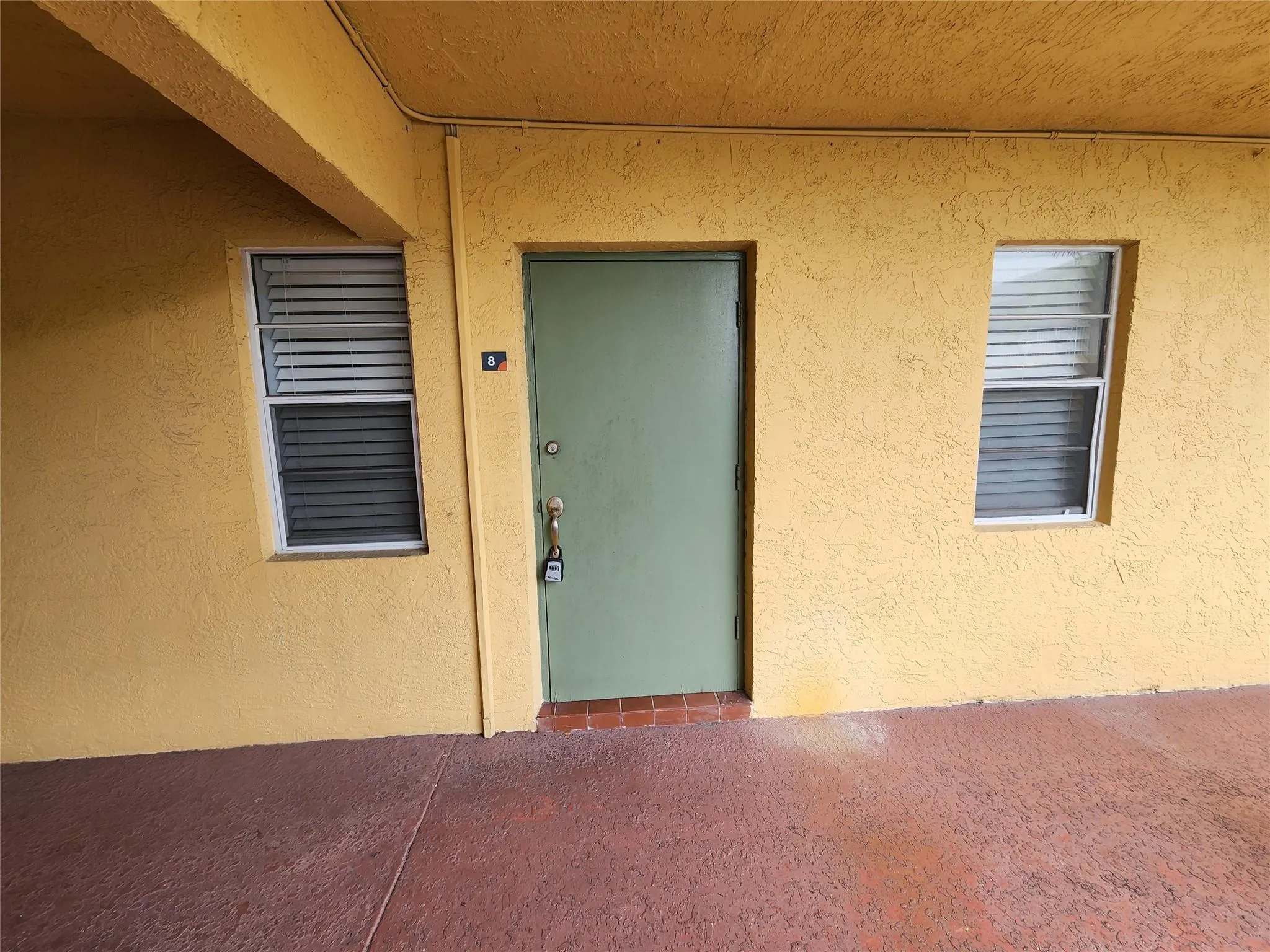 4081 N Dixie Hwy, #8