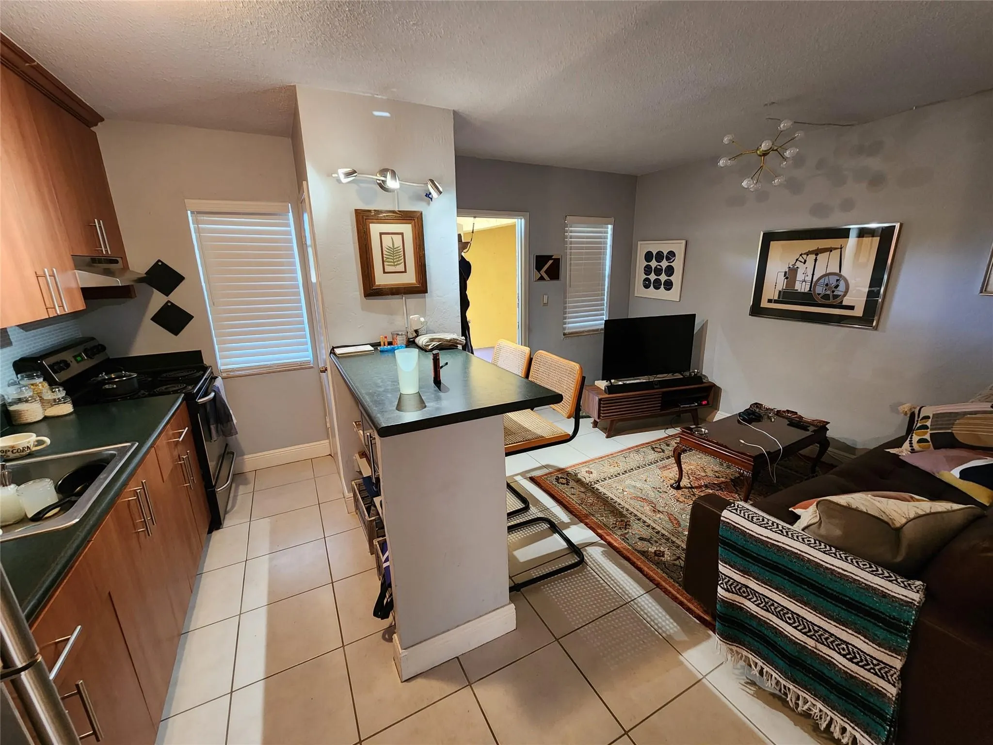 4081 N Dixie Hwy, #8